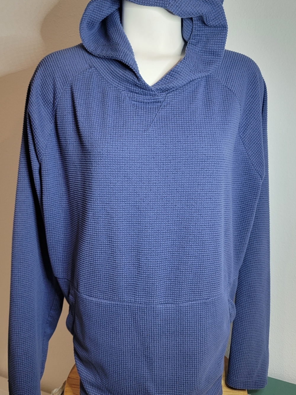 Solaris Xl Textured Waffle Knit Pullover Hoodie in Dusty Blue